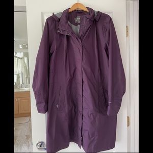 Eddie Bauer raincoat, size 2XL